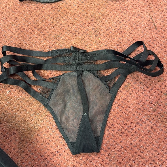 Victoria secrets bra set - Picture 5 of 6